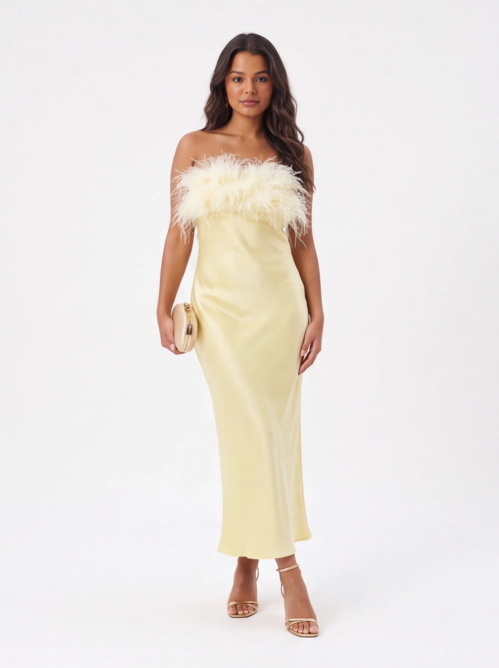 Robe de Soirée Longue à Plume Élégante